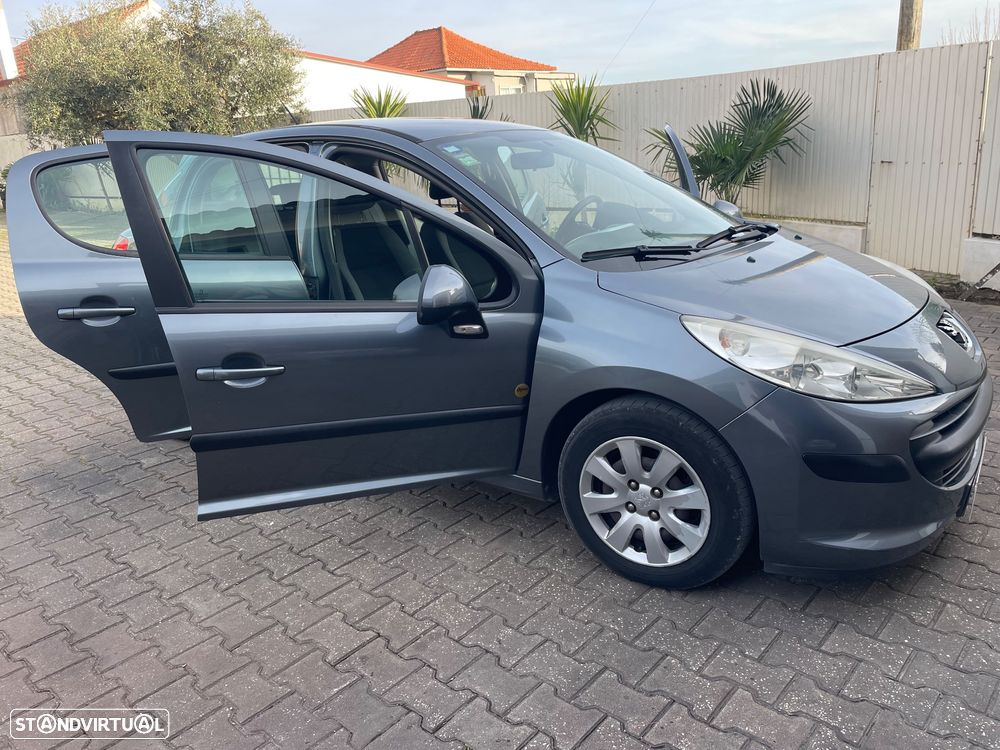 Peugeot 207 1.4 16V Trendy - 11