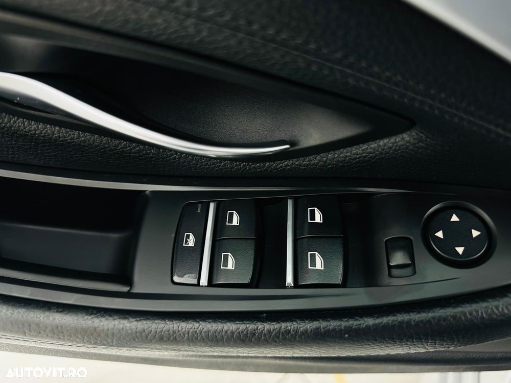 BMW Seria 5 520d Aut. Modern Line - 12