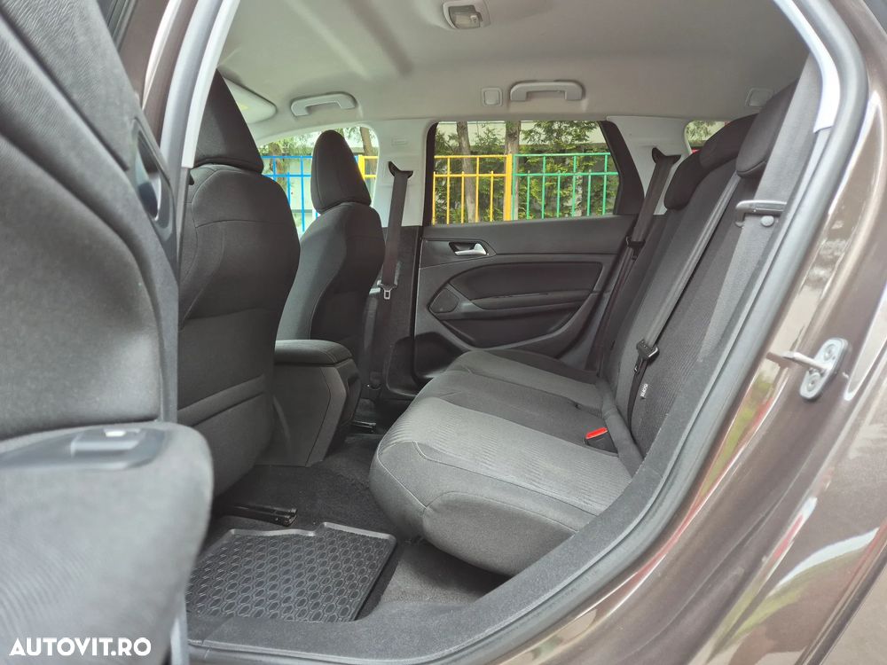 Peugeot 308 1.6 e-HDI FAP STT Allure - 5