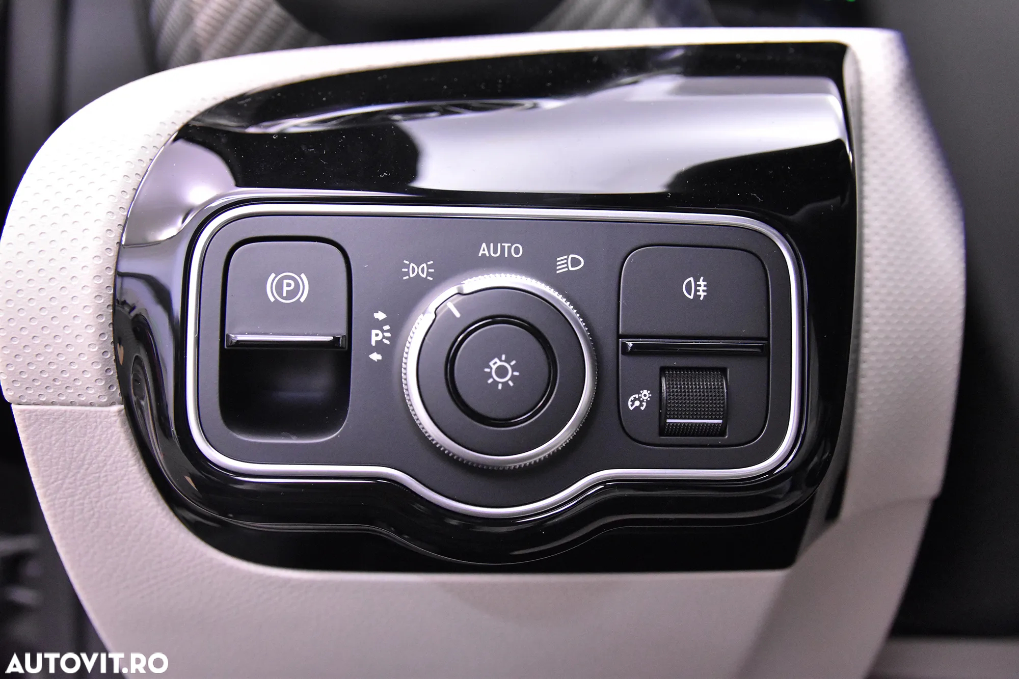 Mercedes-Benz A 220 4MATIC MHEV 8G-DCT Sedan - 13