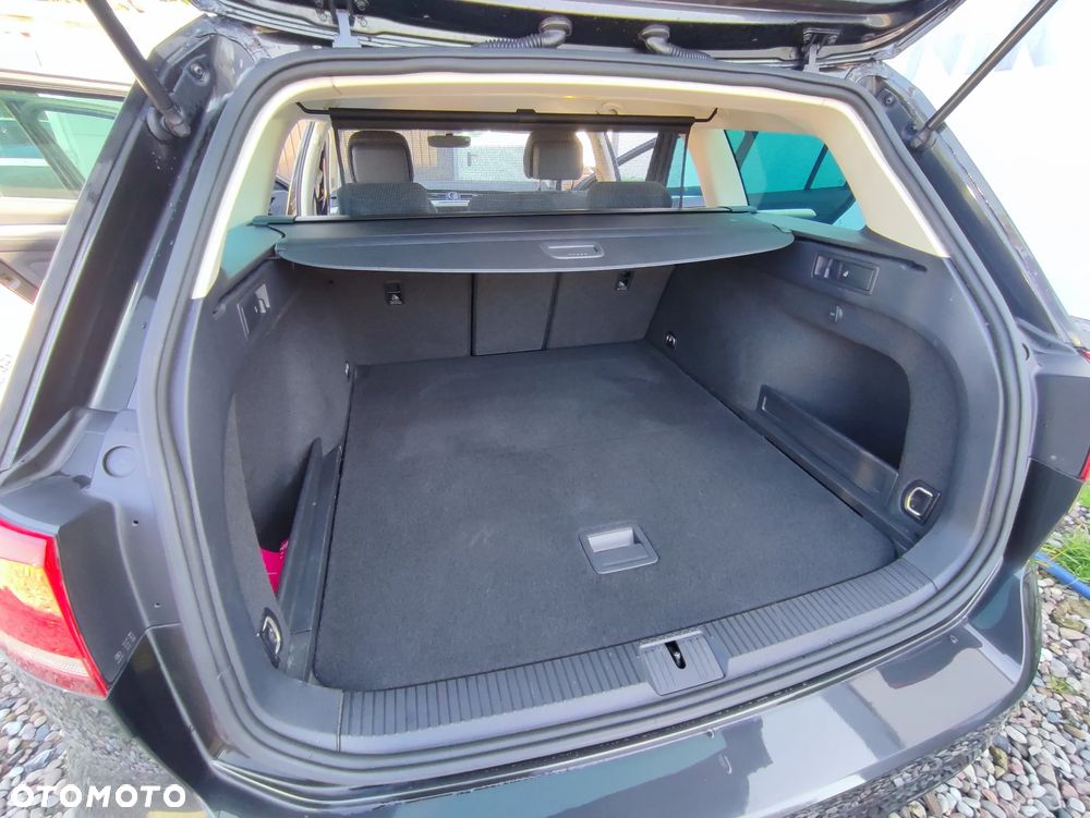 Volkswagen Passat 2.0 TDI (BlueMotion Technology) Highline - 22