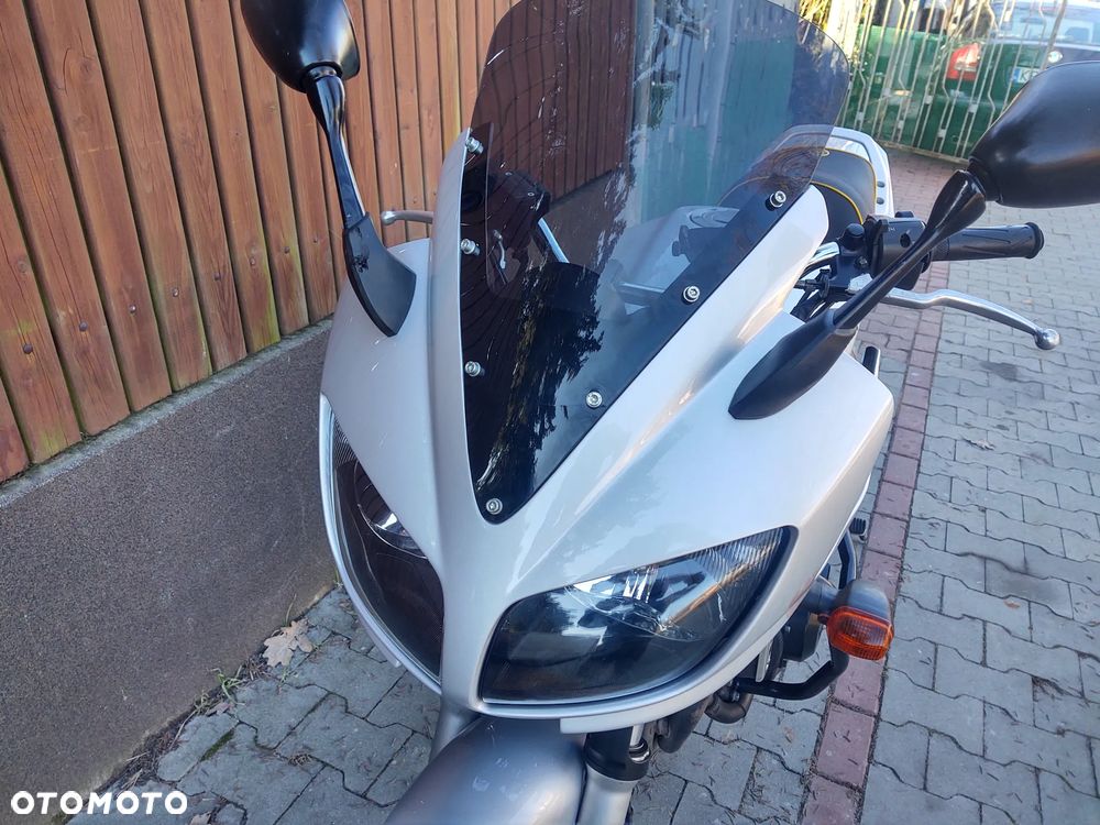 Yamaha FZS - 10
