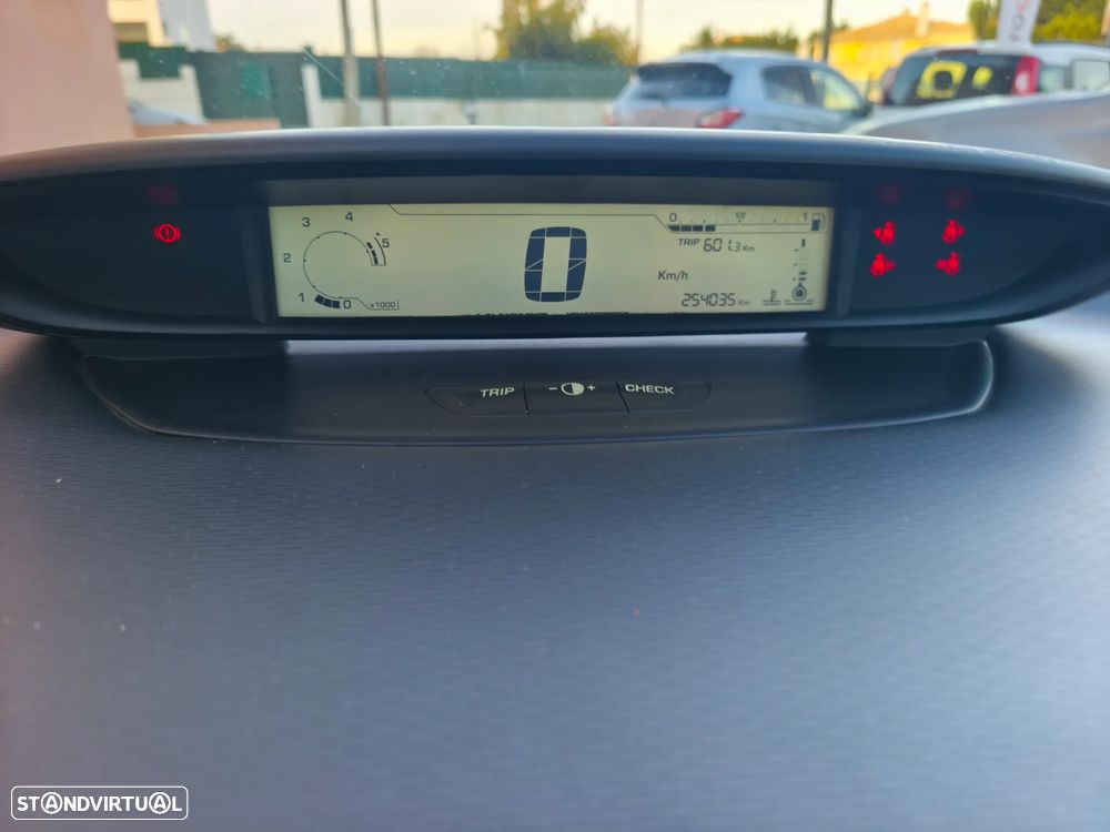 Citroën C4 1.6 HDi VTR Pack - 5