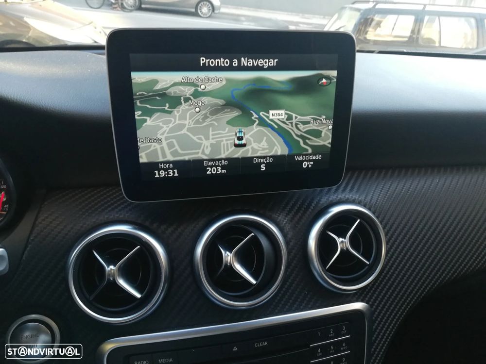 Mercedes-Benz A 200 d 4Matic 7G-DCT AMG Line - 12