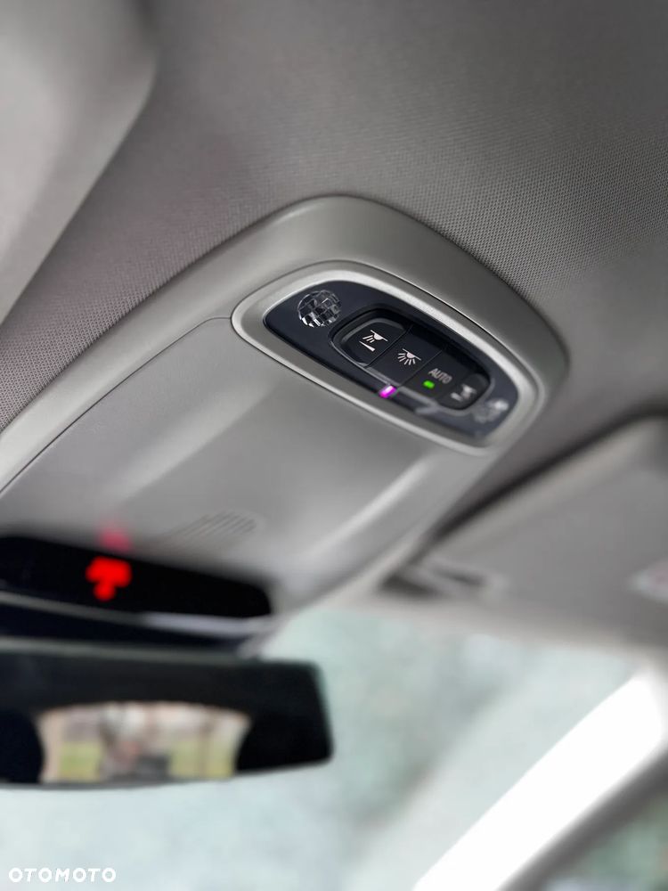 Volvo V40 T2 Kinetic - 16