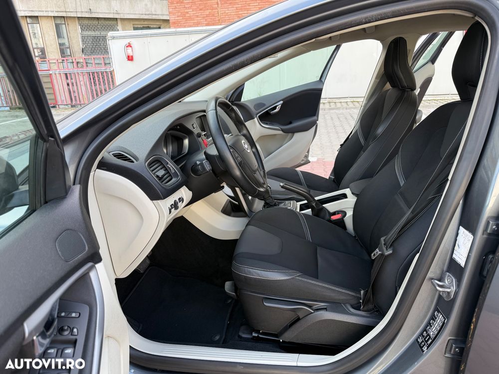 Volvo V40 D2 Powershift Momentum - 18
