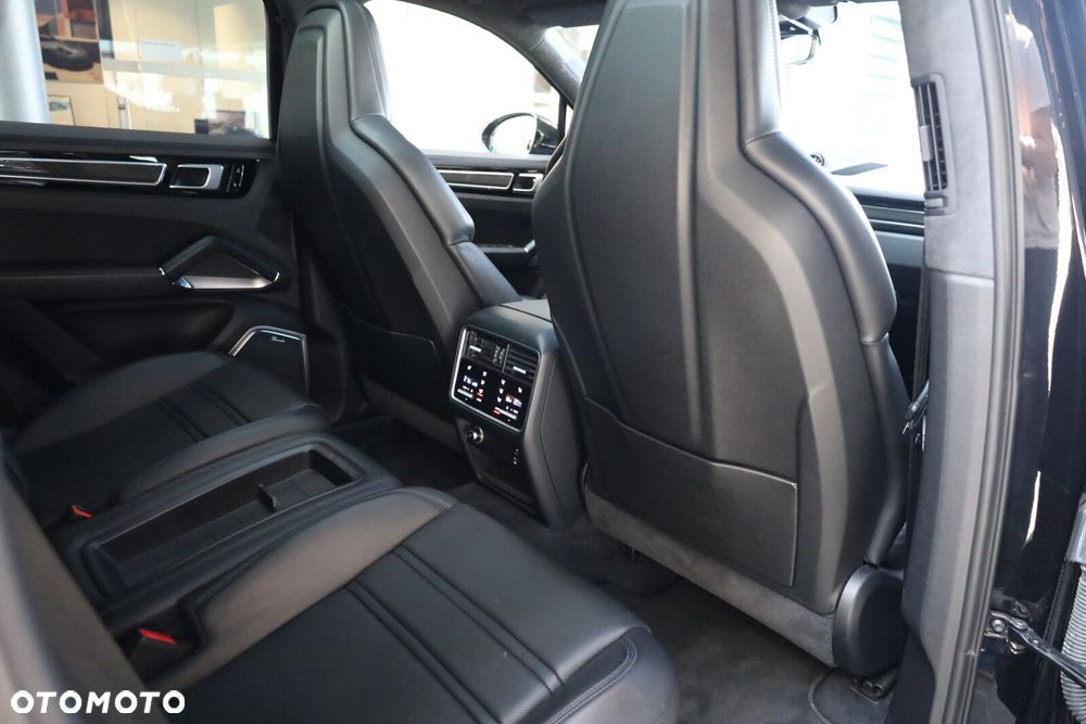 Porsche Cayenne - 19