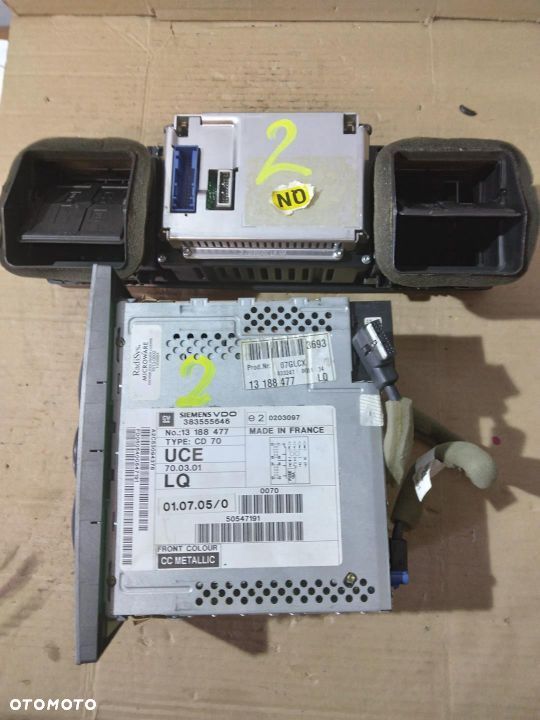 RADIO CD 70 NAVI nr 383555646 WYŚWIETLACZ OPEL VECTRA C - 1