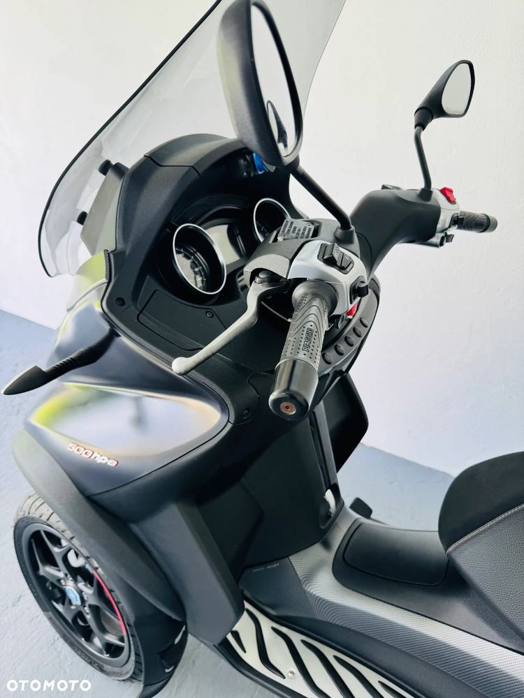 Piaggio MP-3 - 36