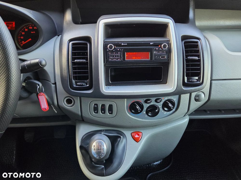 Opel Vivaro - 11