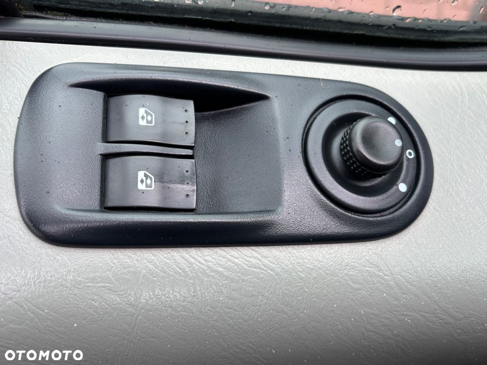 Opel Vivaro - 9