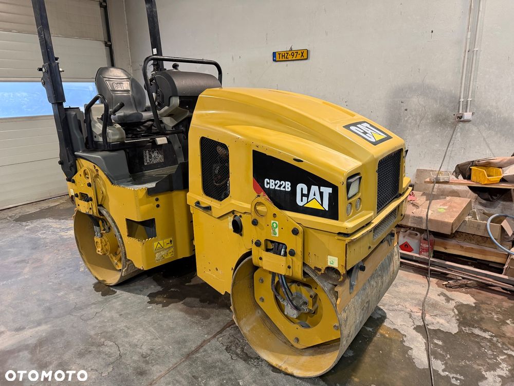 Caterpillar Walec drogowy CAT 100cm CB22B 2017r  zagęszczarka Catepillar CB 22 B Szer 100 cm Wibracja na oba bębny Zbiorniki na wodę Bomag  2,5 tony 24KW - 12