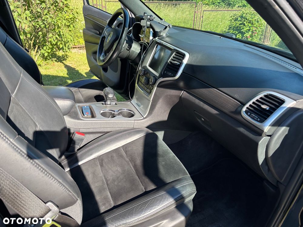 Jeep Grand Cherokee - 11