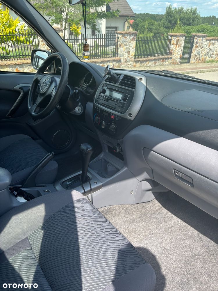 Toyota RAV4 2.0 VVT-i Sol - 9