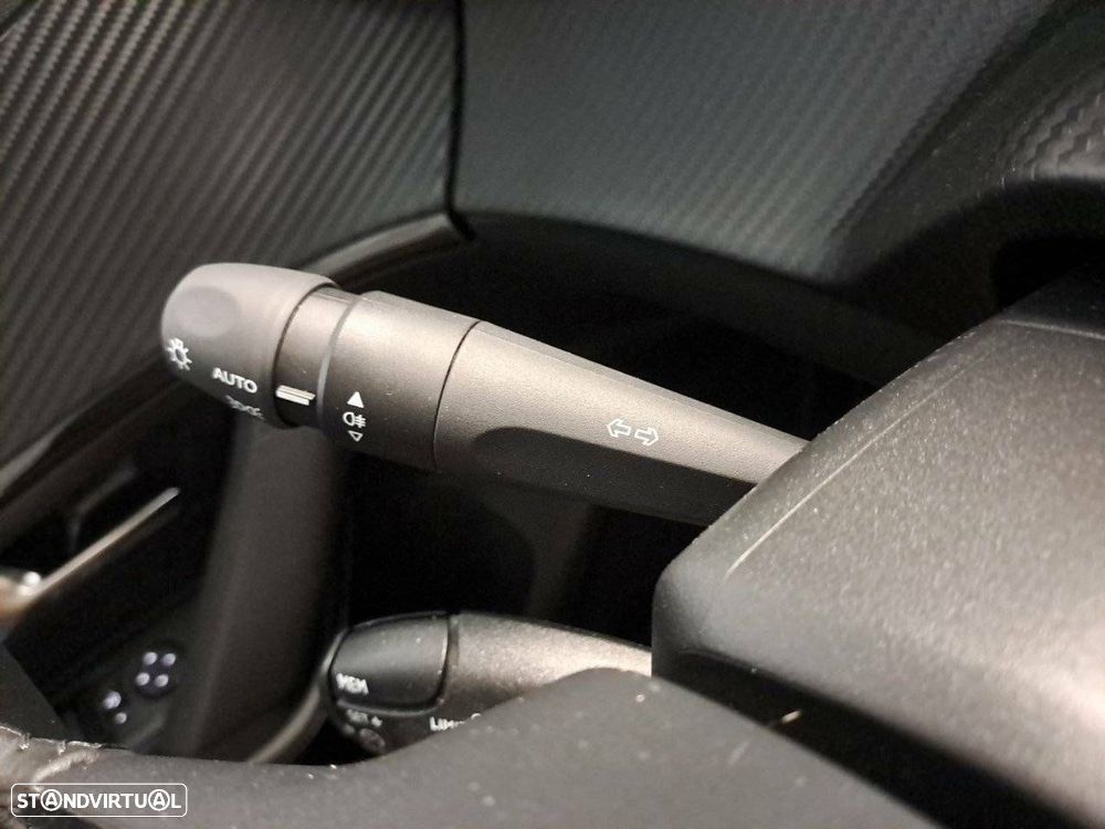 Peugeot e-2008 54 kWh Allure - 14