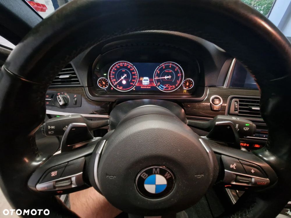 BMW Seria 5 535i xDrive - 17