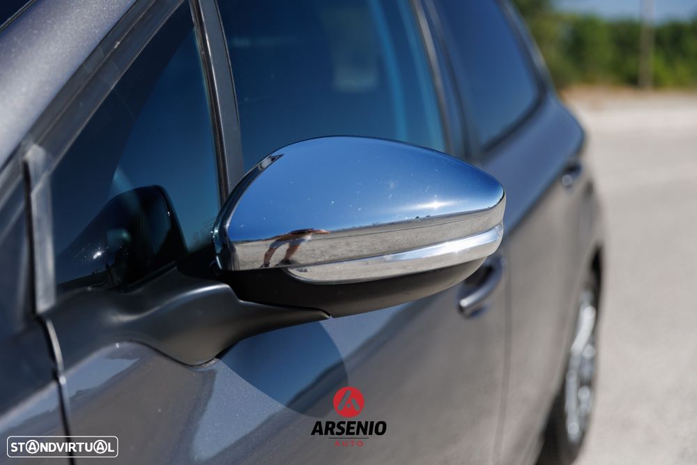 Peugeot 208 1.5 BlueHDi Signature - 25