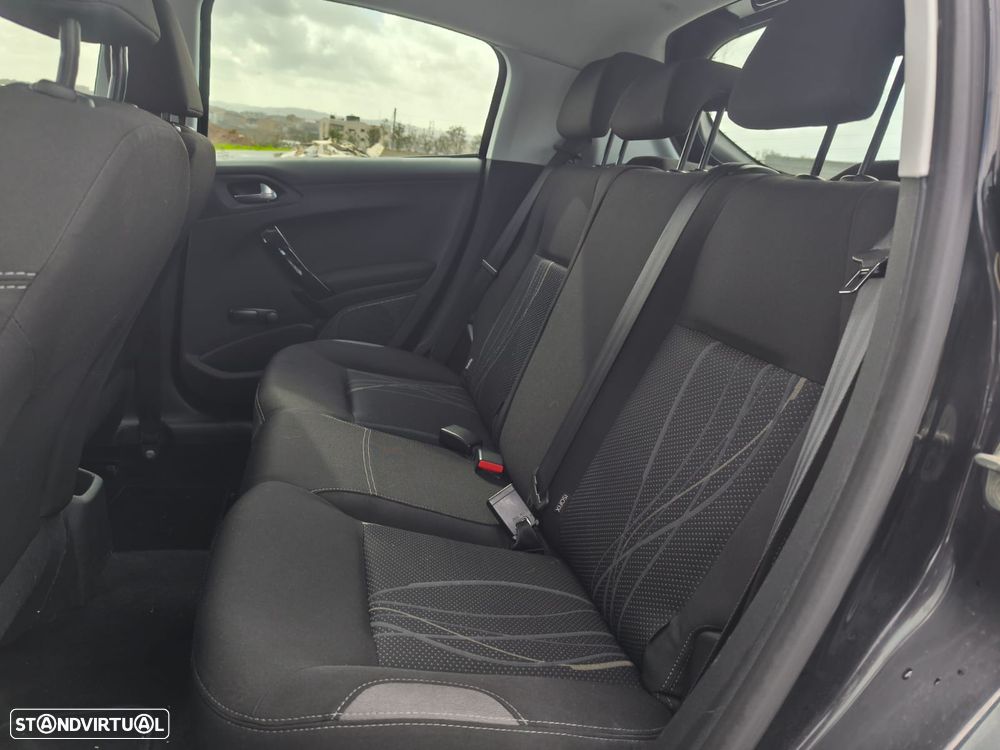 Peugeot 208 82 VTI Active - 10