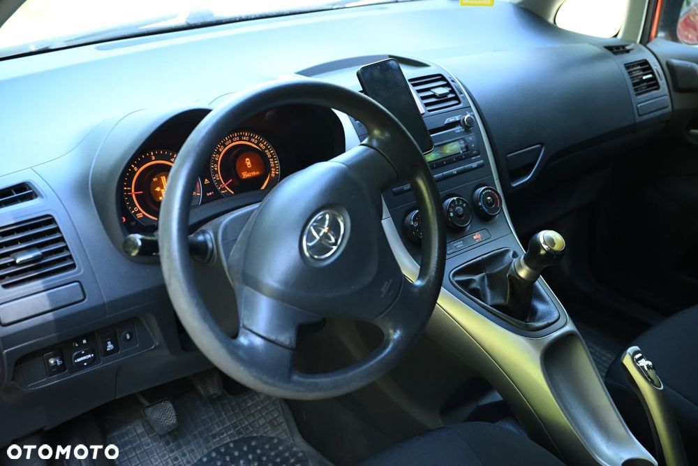 Toyota Auris 1.4 D-4D Terra - 6
