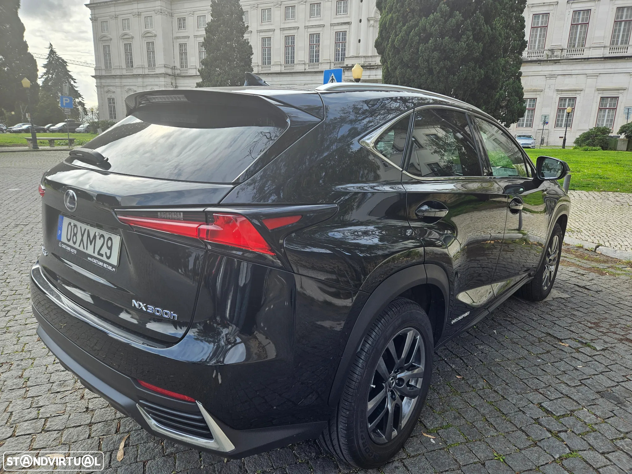 Lexus NX 300h Executive - 3