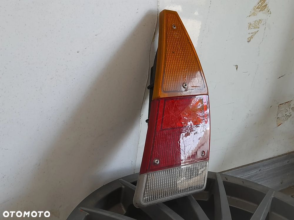 Lampa prawy tył Volkswagen Passat B1 Variant Hella 331945246 - 2