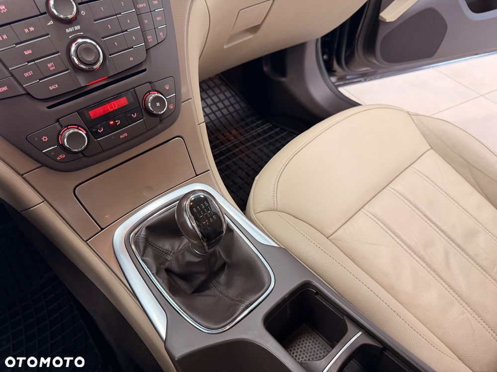 Opel Insignia - 25