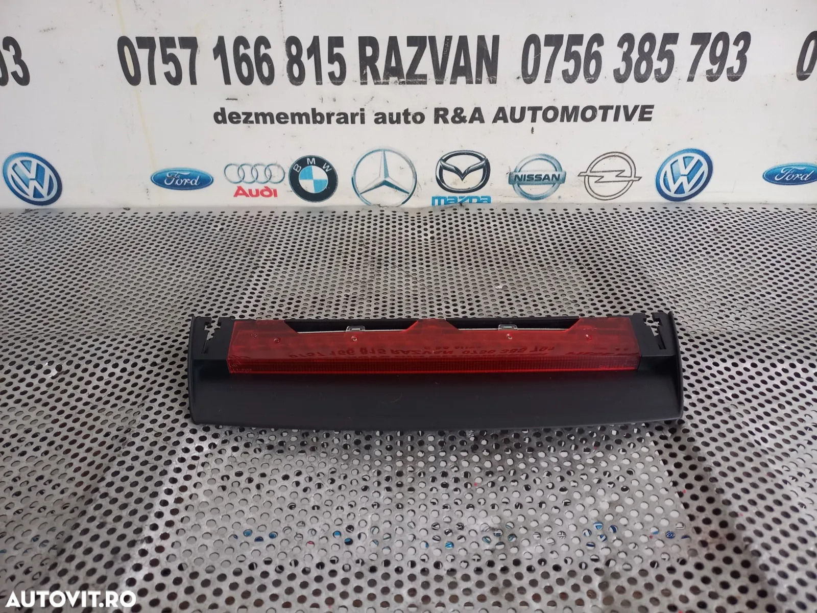 Stop Suplimentar Frana Luneta Audi A8 4H D4 An 2010-2011-2012-2013-2014-2015-2016-2017 Dezmembrez A - 2