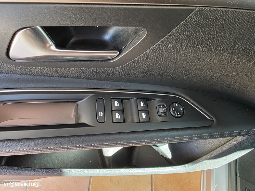 Peugeot 5008 BlueHDI 130 EAT8 Allure Pack - 26
