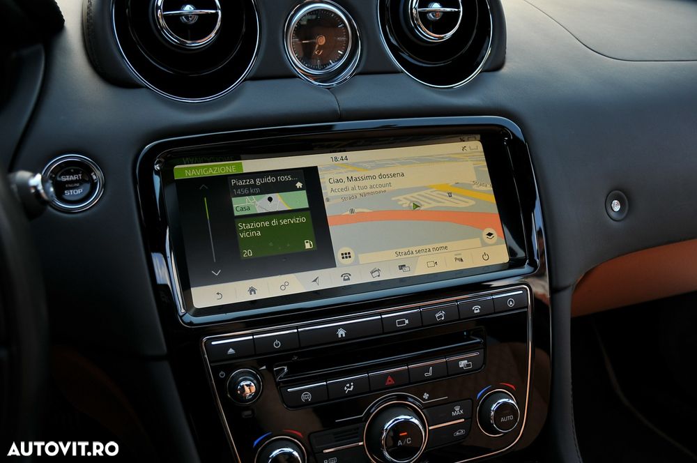 Jaguar XJ 30d LWB Portfolio - 16