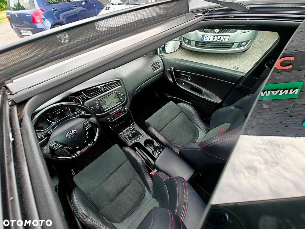 Kia Ceed - 40
