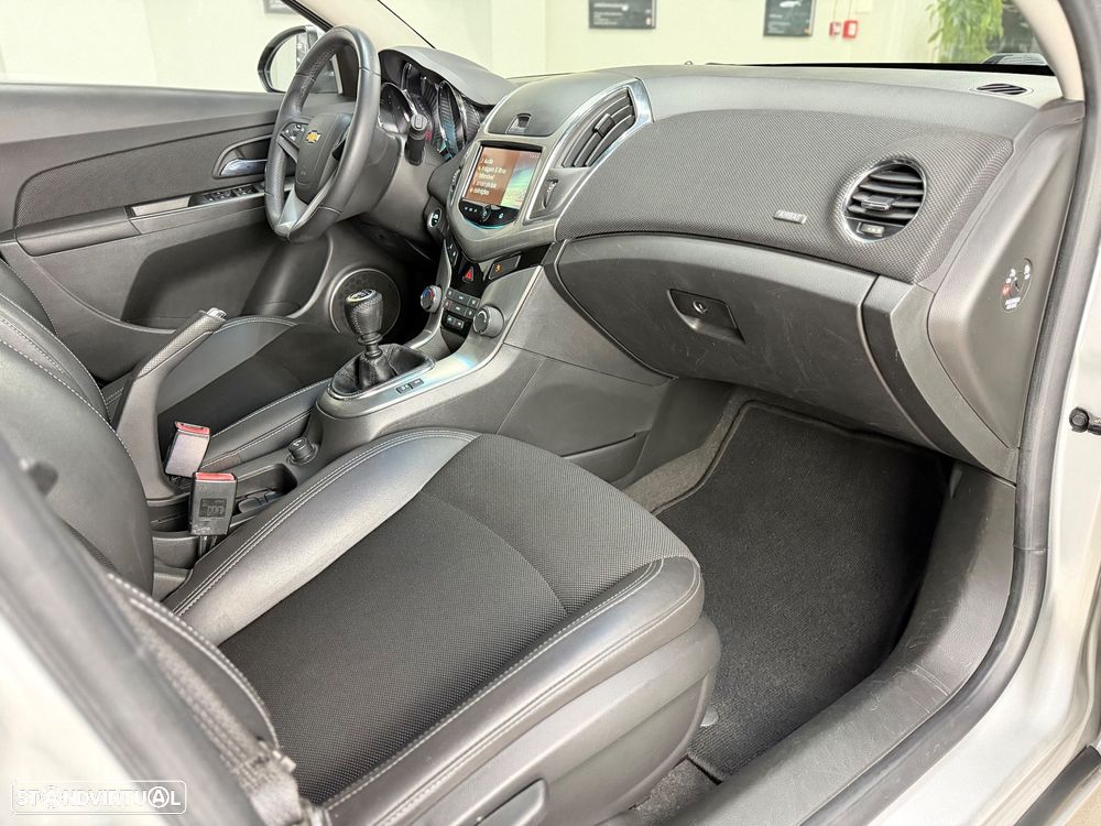 Chevrolet Cruze SW 1.7 VCDi LTZ - 25