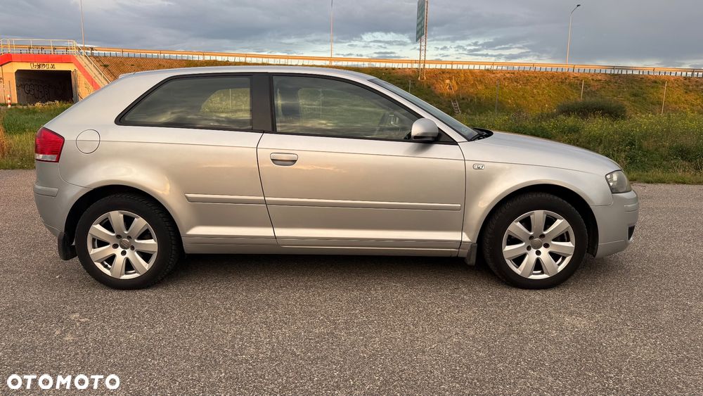 Audi A3 3-drzwiowe 1.6 Ambiente - 9