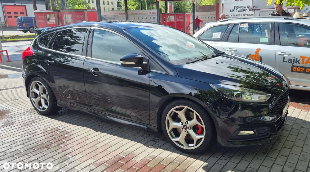 Ford Focus 2.0 EcoBoost ST mit Leder-Sport-Paket - 12