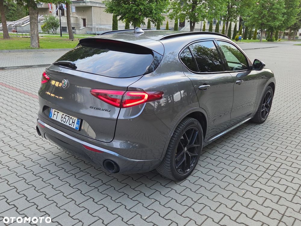 Alfa Romeo Stelvio 2.0 Turbo 16V AT8-Q4 Veloce Ti - 5
