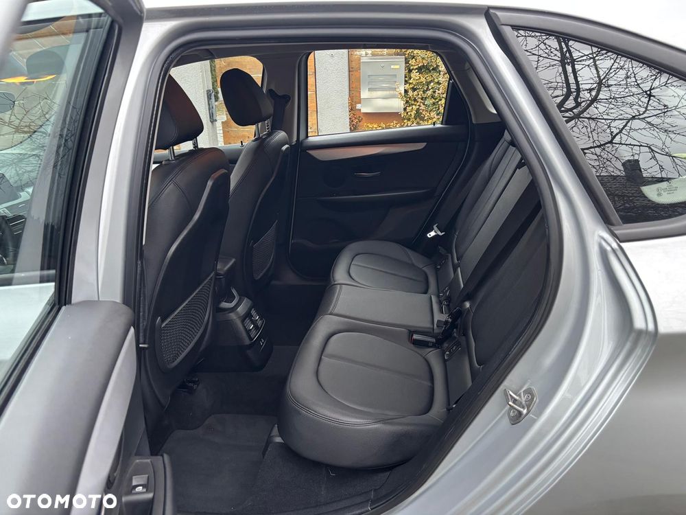 BMW Seria 2 218d Luxury Line sport - 11