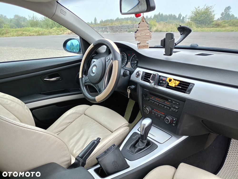 BMW Seria 3 320i - 7