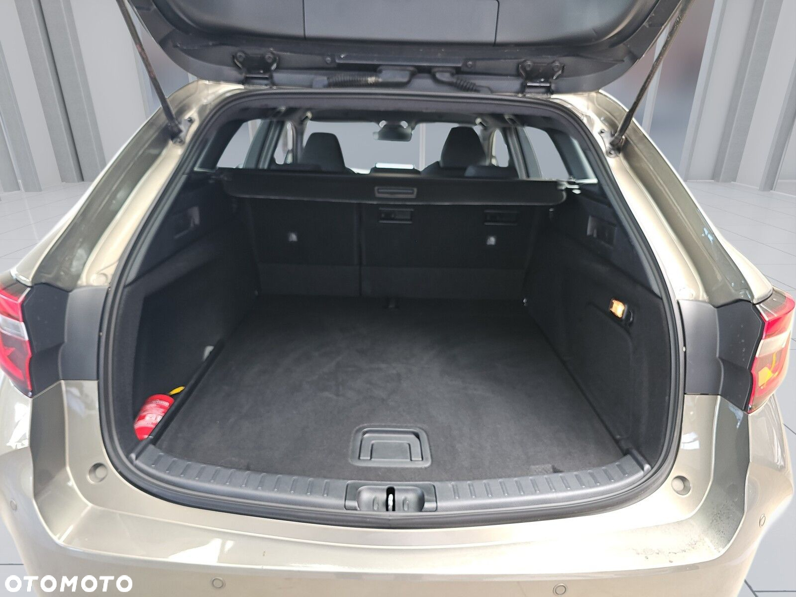 Toyota Corolla 2.0 Hybrid Comfort - 21