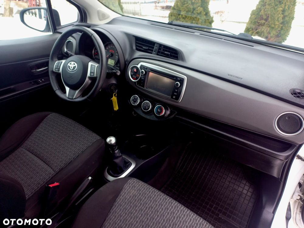 Toyota Yaris 1.33 VVT-i Club - 8