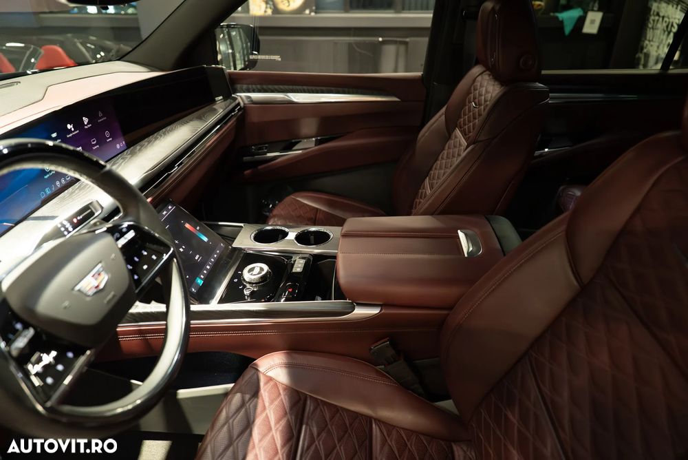 Cadillac Escalade - 8