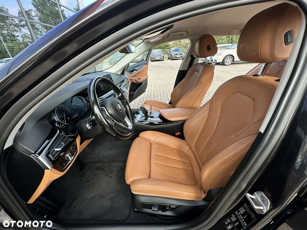 BMW Seria 5 520d xDrive - 12