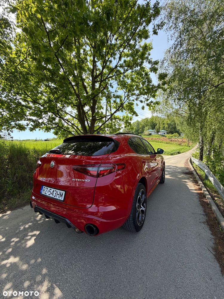 Alfa Romeo Stelvio 2.0 Turbo 16V AT8-Q4 Veloce Ti - 5