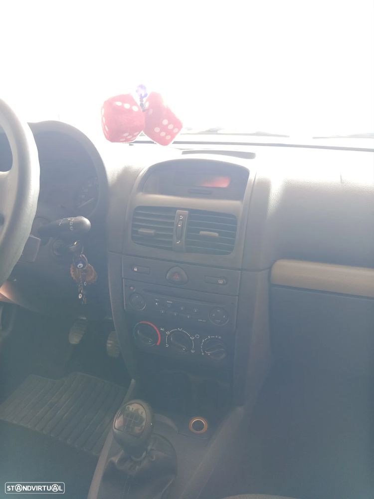 Renault Clio - 13