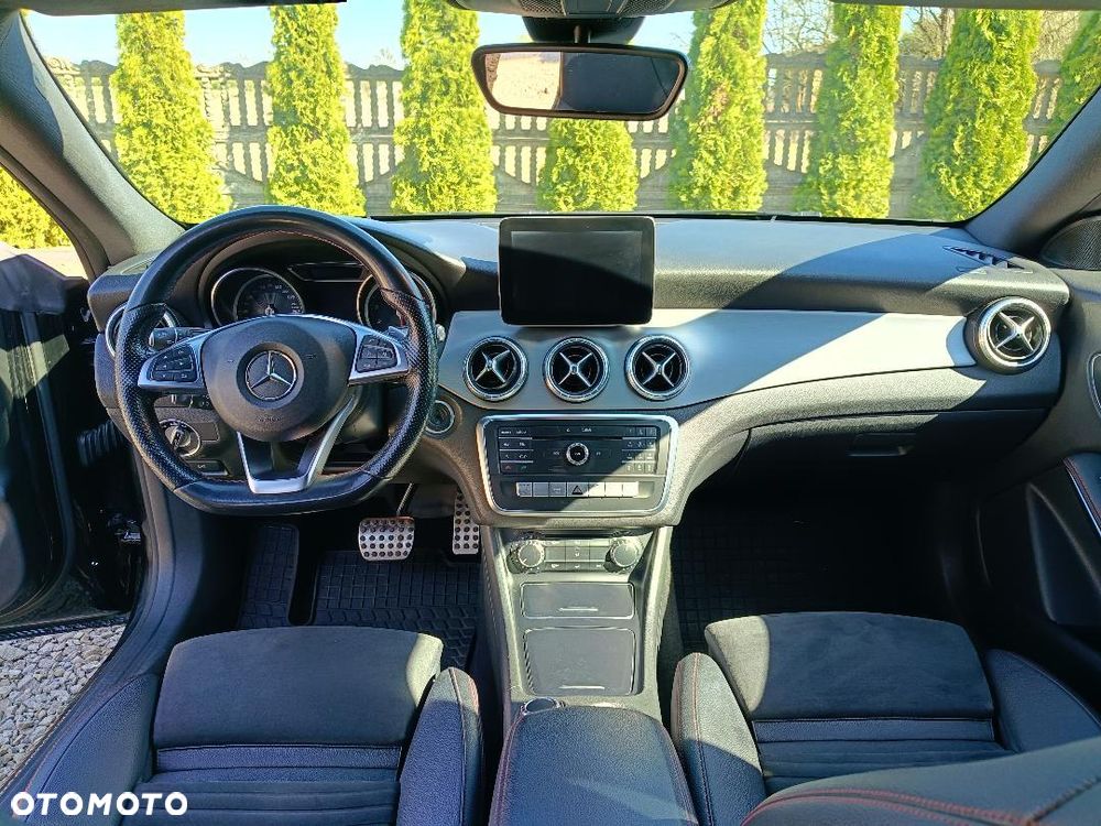 Mercedes-Benz CLA 200 7G-DCT AMG Line - 15