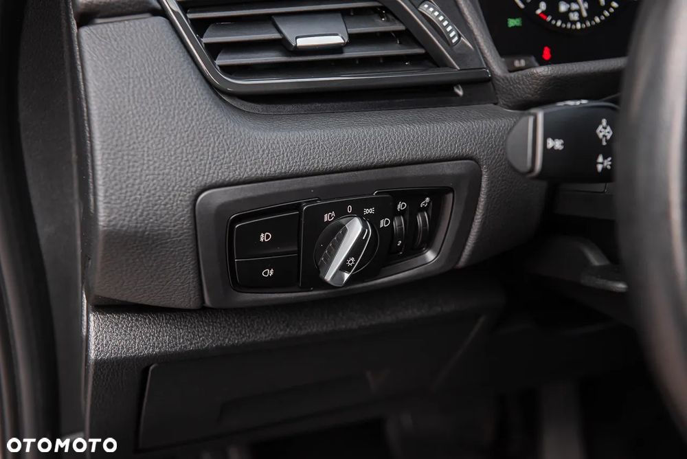 BMW Seria 2 216d Active Tourer - 16