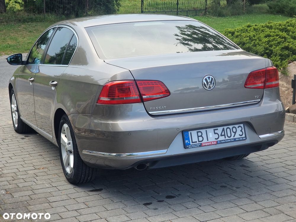 Volkswagen Passat - 21