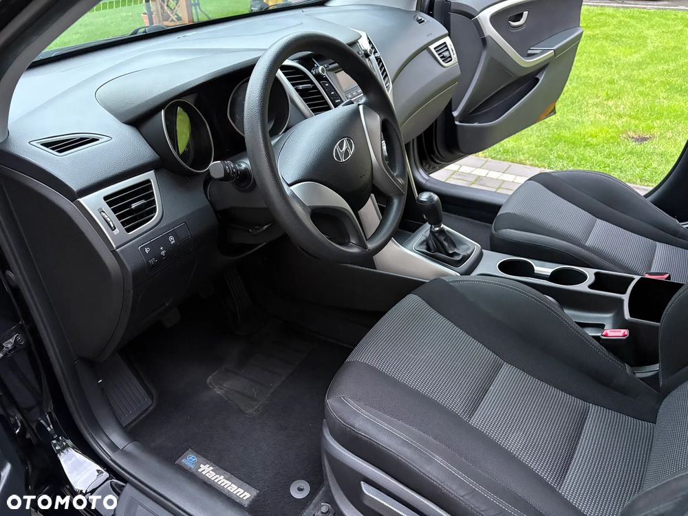 Hyundai i30 blue 1.4 Classic - 14
