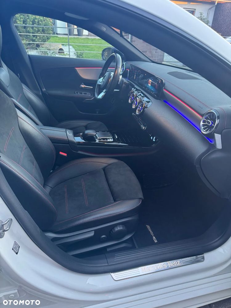 Mercedes-Benz CLA 200 AMG Line 7G-DCT - 20