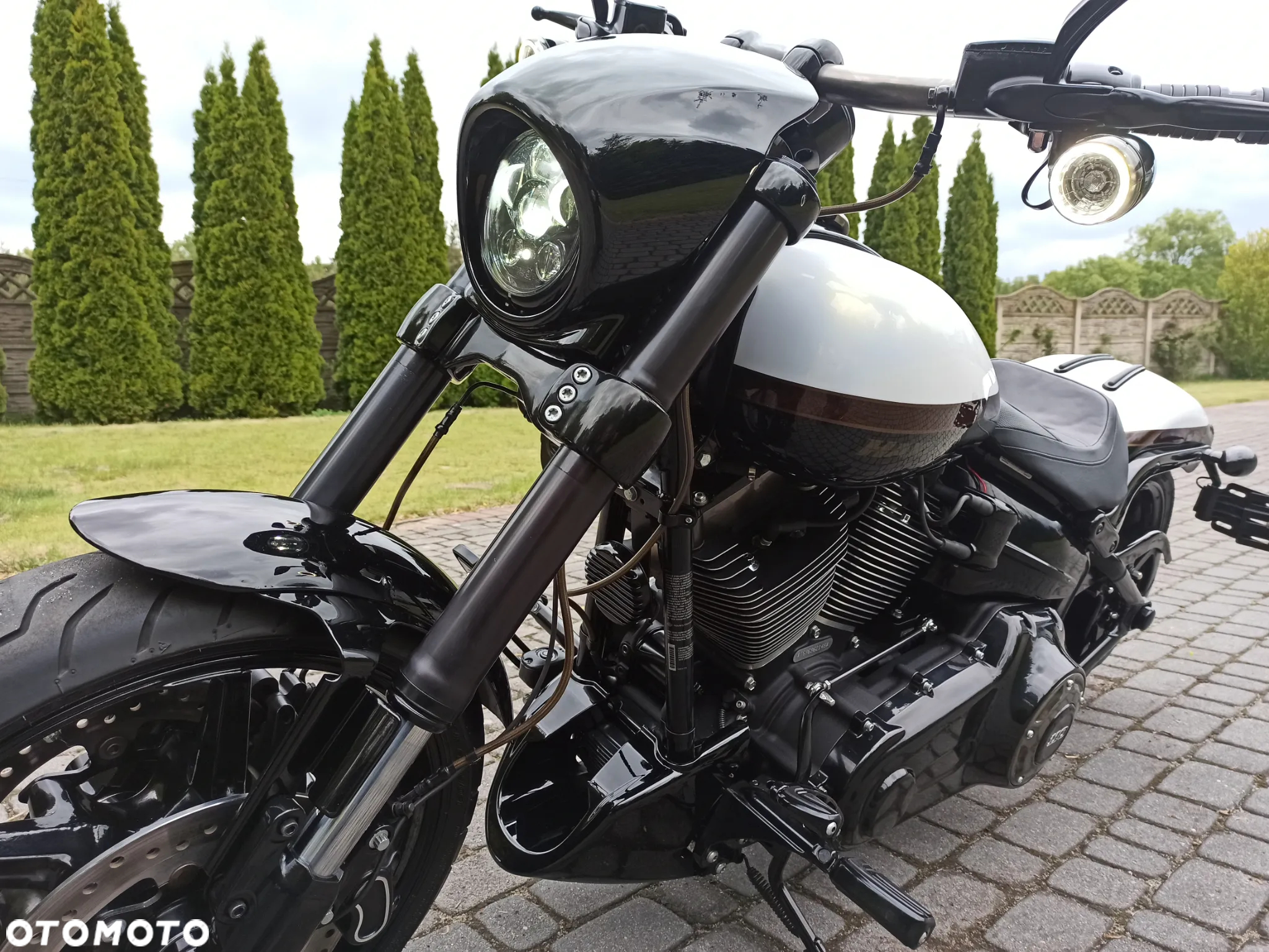 Harley-Davidson Softail Breakout - 15