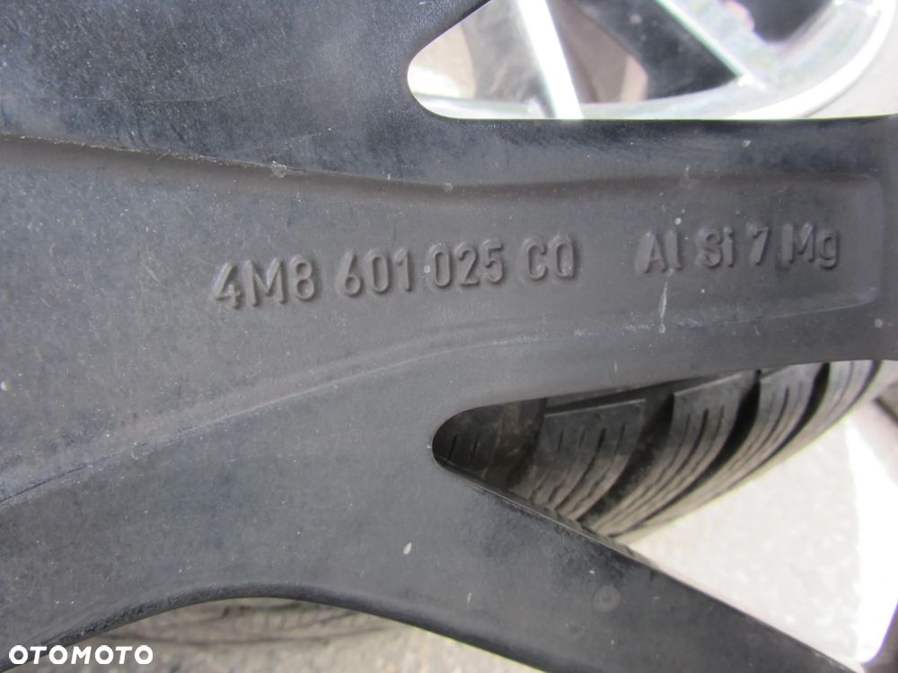 AUDI komplet felg z oponami Audi-Sport 4M8601025CQ 10J,22'' ET21 - 9