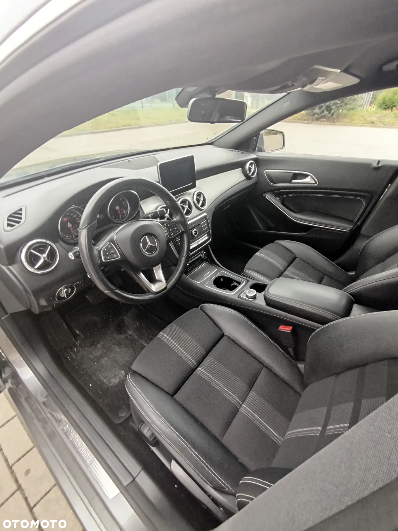 Mercedes-Benz CLA - 4